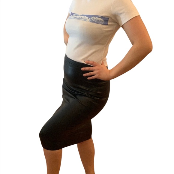 Black ‘Pleather’ Body Hugging Pencil Skirt - Picture 7 of 7